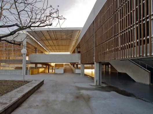 Escola Pública Professora Selma Maria Martins Cunha, Votorantim SP Brasil, 2005. Arquitetos Alvaro Puntoni, João Sodré, Jonathan Davies / Grupo SP