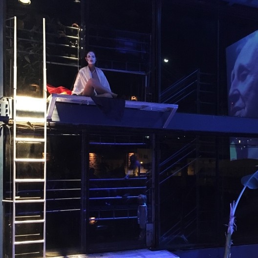 “Roda Viva”, peça de Chico Buarque, encenado pelo grupo Teatro Oficina Uzyna Uzona