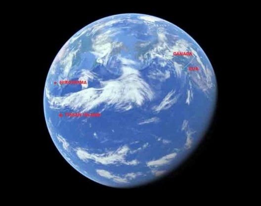 Tinian Island, Hiroshima e divisa sodoeste entre EUA e Canadá assinalados no planeta Terra