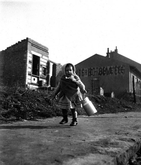 Le bidon de lait, 1946