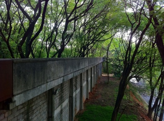 Parque da Juventude, antigo muro de vigilância do complexo penitenciário do Carandiru