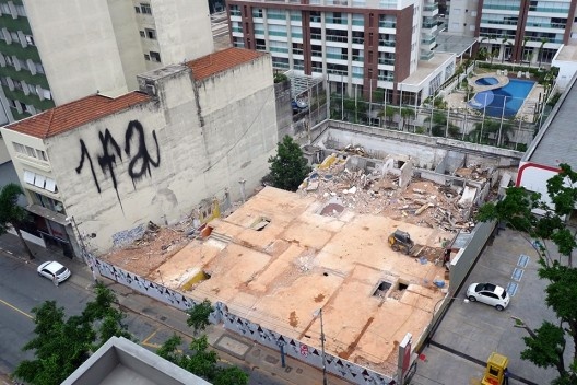 Demolição do edifício Nicolau Schiesser