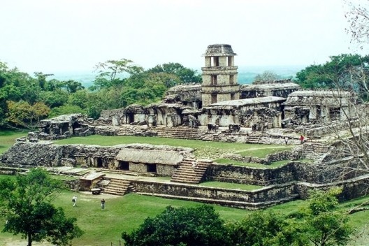 Palenque, ca.2003. Complexo de edifícios interconectados do Palácio