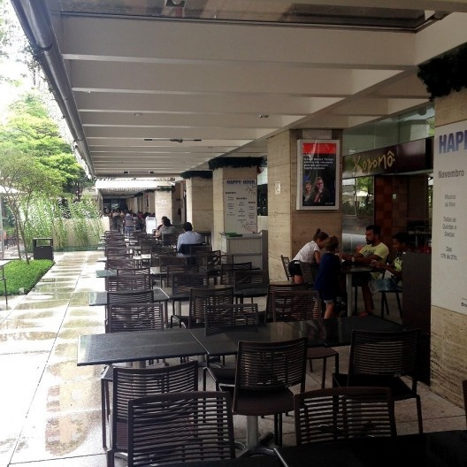 Brascan Century Plaza, térreo