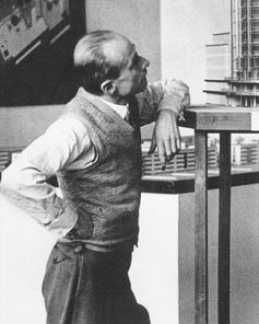 Werner Hegemann no atelier de Luckhardt. Coleção CCCC