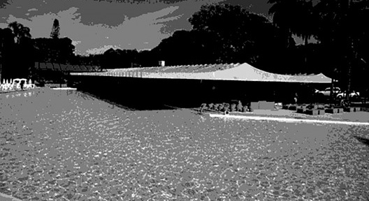 Cobertura junto à piscina do Iate Clube da Pampulha, Belo Horizonte, 1962; e antigo edifício do Touring Club, Brasília, 1962