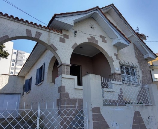 Casa que representa a linguagem popularizada em Lages