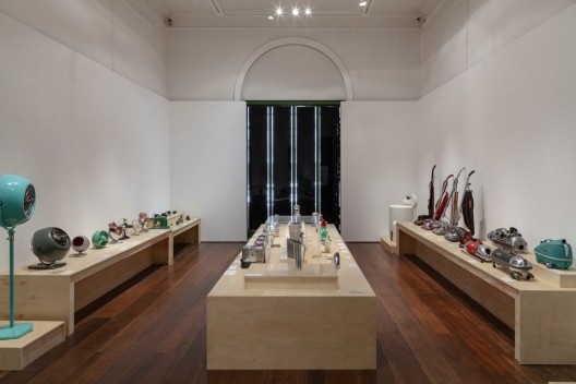 Museu da Casa Brasileira, exposição “Design aerodinâmico – Metáfora do futuro”. Curadoria Adélia Borges e Patrícia Fonseca. São Paulo, 21 de abril a 03 de junho de 2018