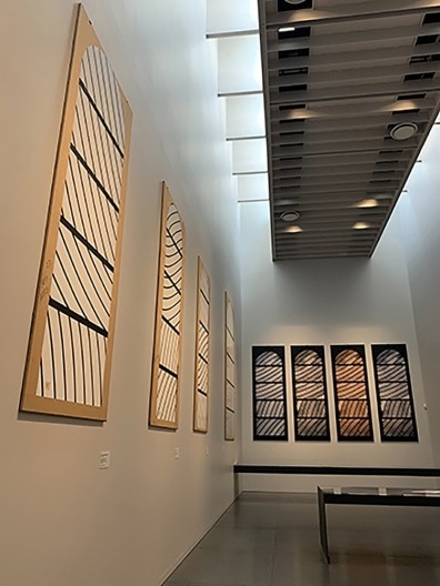 Museu Soulages, sala de exposição temporária, França, 2014. RCR Arquitectes