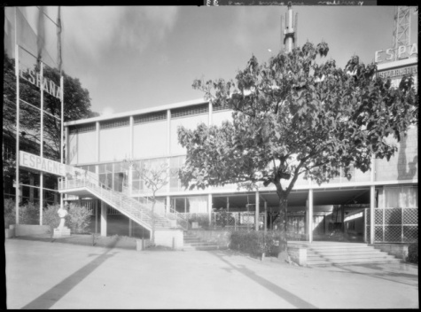 Josep Lluís Sert y Luis Lacasa, colaboradores: Antonio Bonet y Domingo Escorsa. Pabellón de la República Española. Exposition Internationale des Arts et des Techniques. París (1937)