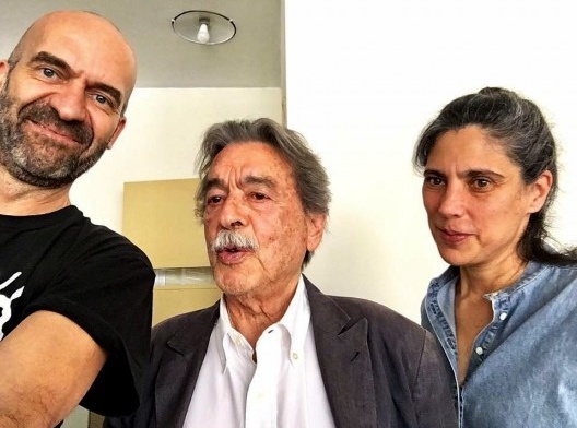 Giacomo Pirazzoli, Paulo Mendes da Rocha e Marta Moreira durante a entrevista