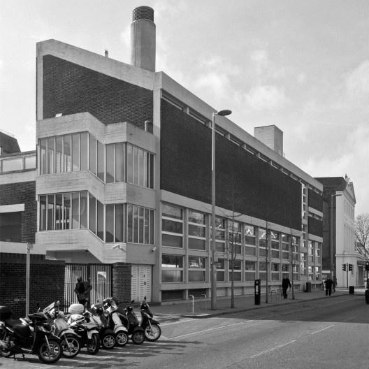 Anexo do Old Vic Theatre, Londres, 1958. Arquitetos Lyons Israel e Ellis Gray