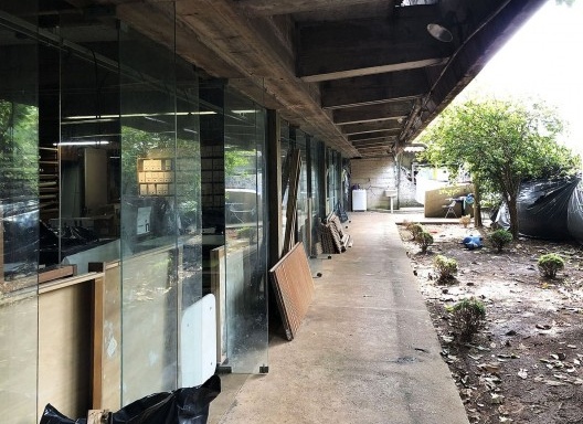 Residência e Escritório do Arquiteto, 1971, arquiteto Hans Broos. Vista externa do escritório tal como se encontra atualmente