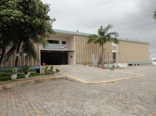 Prédio da Faculdade de Odontologia da UFRN, Natal. Arquiteto Moacyr Gomes, 1965.