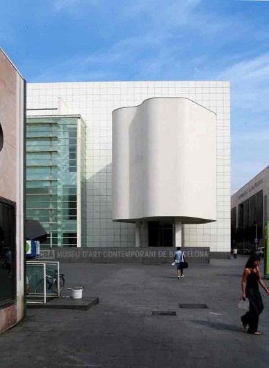 Museu de Arte Contemporânea de Barcelona. Arquiteto Richard Meyer