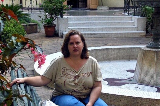 Ana Paula Spolon no Jardim da FAU Maranhão