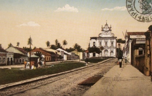 Praça e Igreja das Mercês por volta de 1910
