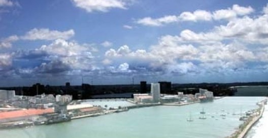O Recife e o muro de Babel