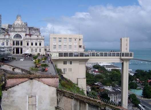 Elevador Lacerda, ligação entre Cidade Alta e Cidade Baixa