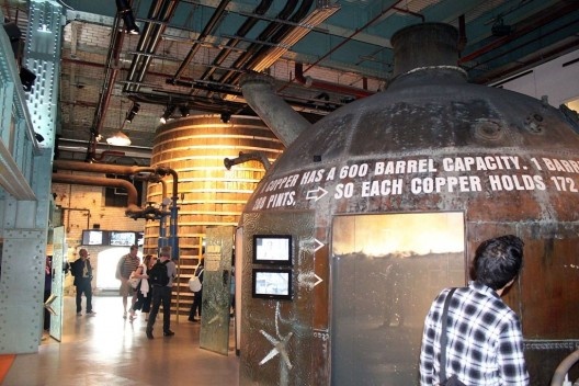 Fábrica Guiness, visitação ao processo de fabricação