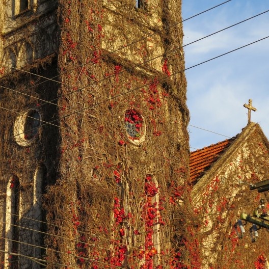 Catedral Anglicana do Redentor (Igreja Cabeluda) no meio do ano