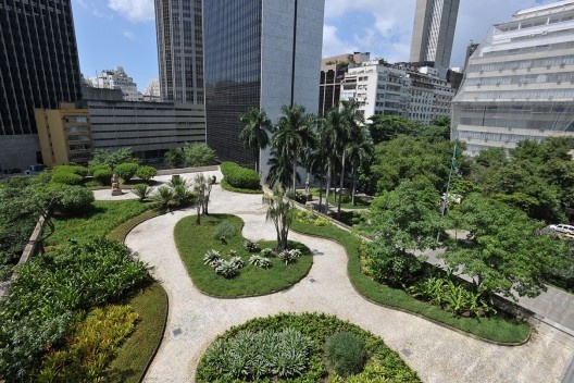 Jardins de Burle Marx, no terraço do bloco horizontal