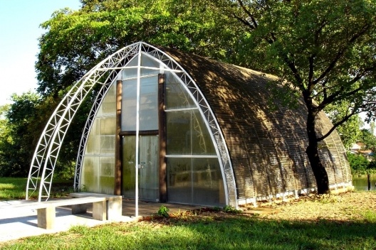 Fig. 18 - Centro de Apoio ao Estudante, UFMT, Cuiabá, 2004. Arq. José Afonso B. Portocarrero