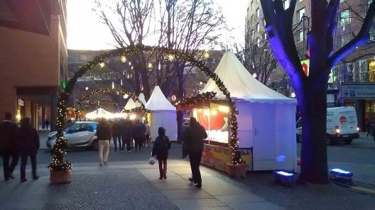 Enfeites natalinos nas áreas públicas do quarteirão da Potsdamer Platz