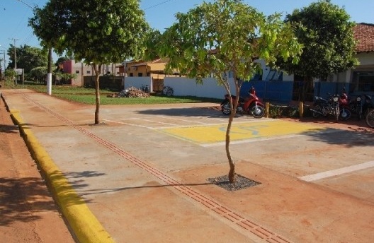 Calçamento de área residencial, Angélica MS
