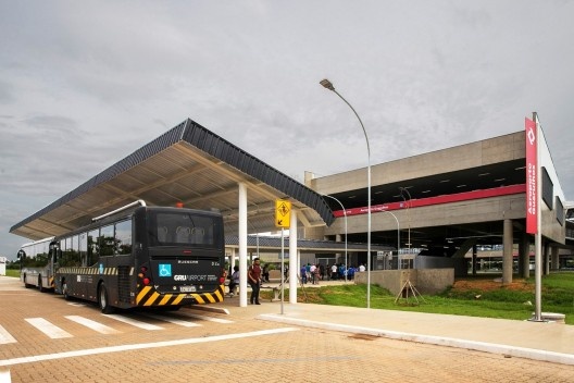 Aeroporto Internacional Guarulhos, estação terminal da linha 13 Jade