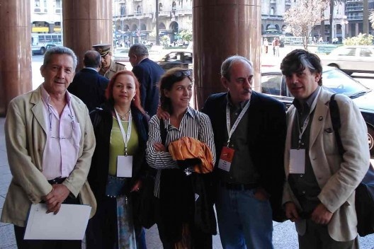 Fernando Diez, à direita, com delegação argentina, Bienal Iberoamericana, Montevidéu, 2006