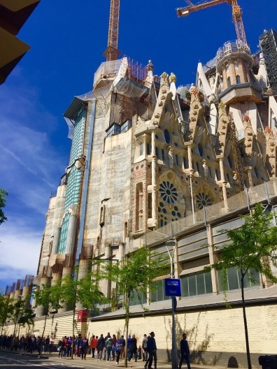 Construção da fachada da Glória, principal, na Rua Mallorca, 2017