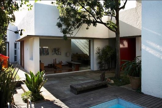 Residência no Jardim Paulistano, 2001. Piratininga Arquitetos Associados. São Paulo, Brasil