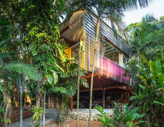 Residência Praia Vermelha, Ubatuba SP Brasil, 2015. Arquitetos Lua Nitsche e Pedro Nitsche/Nitsche Arquitetos