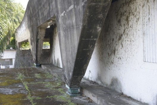 Garagem de Barcos, 1961, pormenor das colunas do lado da represa. Arquiteto João Batista Vilanova Artigas