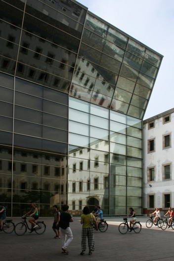 Andando de bicicleta em Barcelona